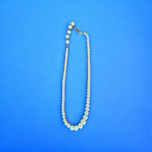 Vintage Silver Tone Faux Pearl Necklace Graduated 14" Hook Clasp - Picture 1 of 5